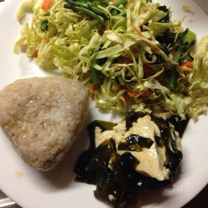 ダイエットプレート・豆腐とわかめと野菜！
